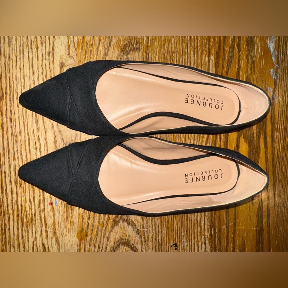 Journee Collection Black Pointed Flats